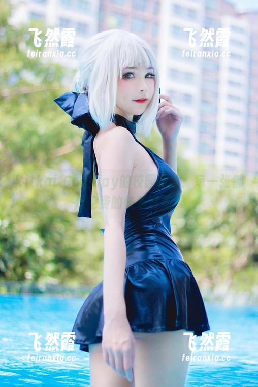 Kitkat Cosplay Kitkat Cosplay的校园探险:每一张都是免费的快乐写照!